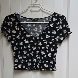 Shein Women's Teen's Floral Black Crop Top Shirt Short Sleeve Small